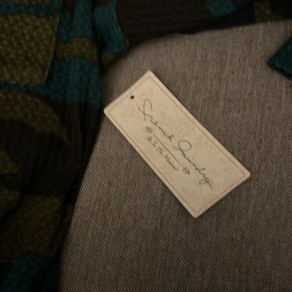 Ladies French Laundry button down long sleeve shirt NWT size large Camo print. - Picture 7 of 9